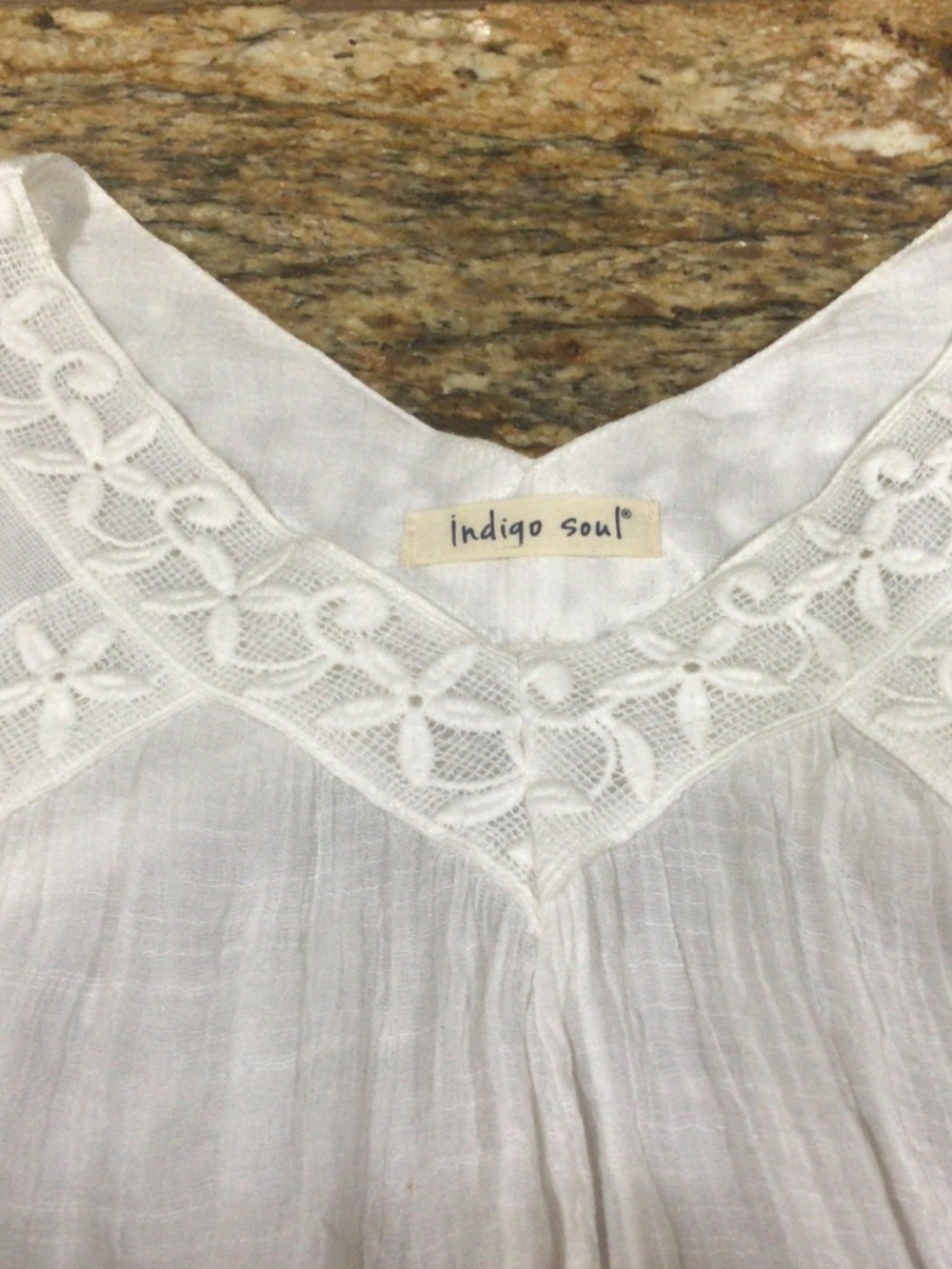 Indigo soul white full blouse with flowing sleeves. Beautiful blouse size 2X - Picture 3 of 8